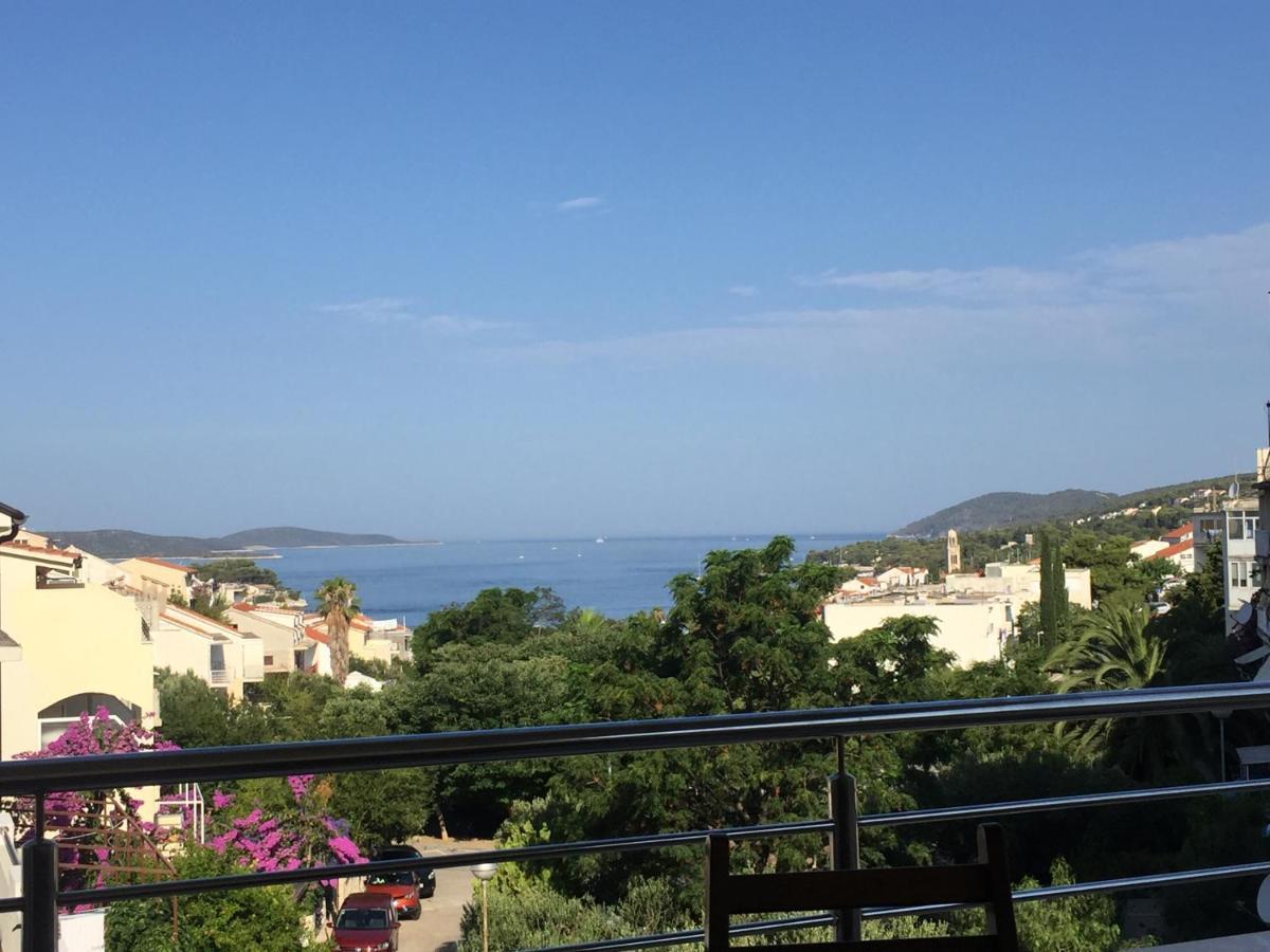 Riljic * Hvar Town